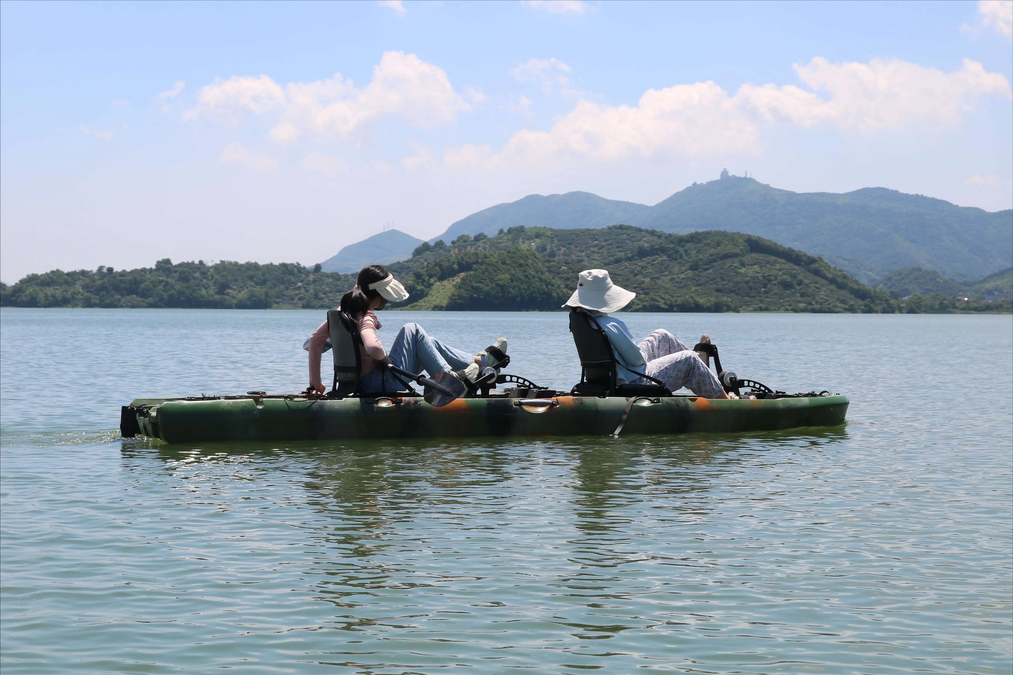 2025 Best 14FT Propeller Drive Fishing Kayak 550 LBS Modular Pedal Motor HDPE Tandem Experienced Surfing 2 Persons